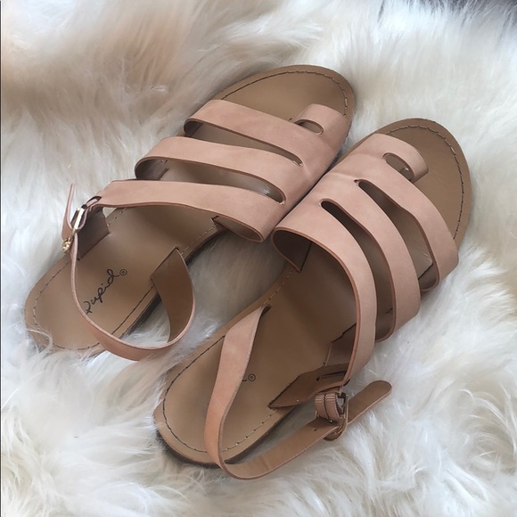 Nude Flats - Picture 1 of 2